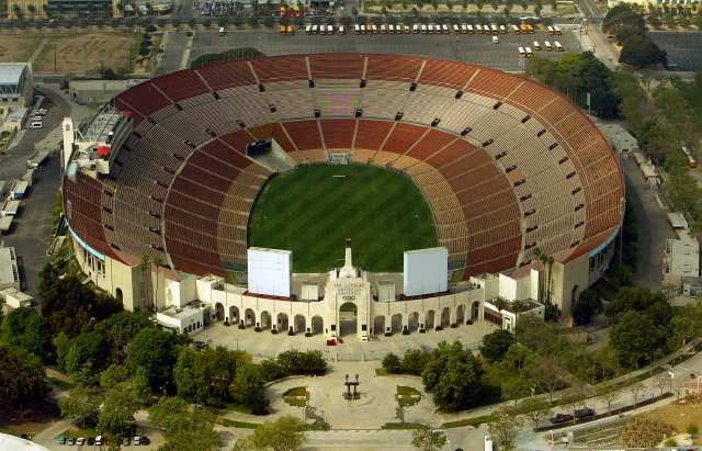 Digital Image taken on Thursday, 3/25/2004, Los Angeles, CA - Photo by Ricardo DeAratanha/Los Angeles Times -- Aerial view the Los Angeles Coliseum.